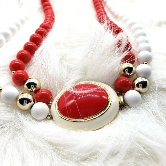 Lustrous Coral Red White Shell Pearl Necklace - Picture 3 of 8